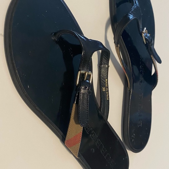Burberry Thong Sandals- Authentic - Picture 3 of 6